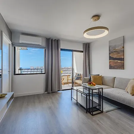 Trendy Work & Relax Seaside Apartment