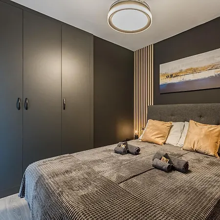 Trendy Work & Relax Seaside Apartment